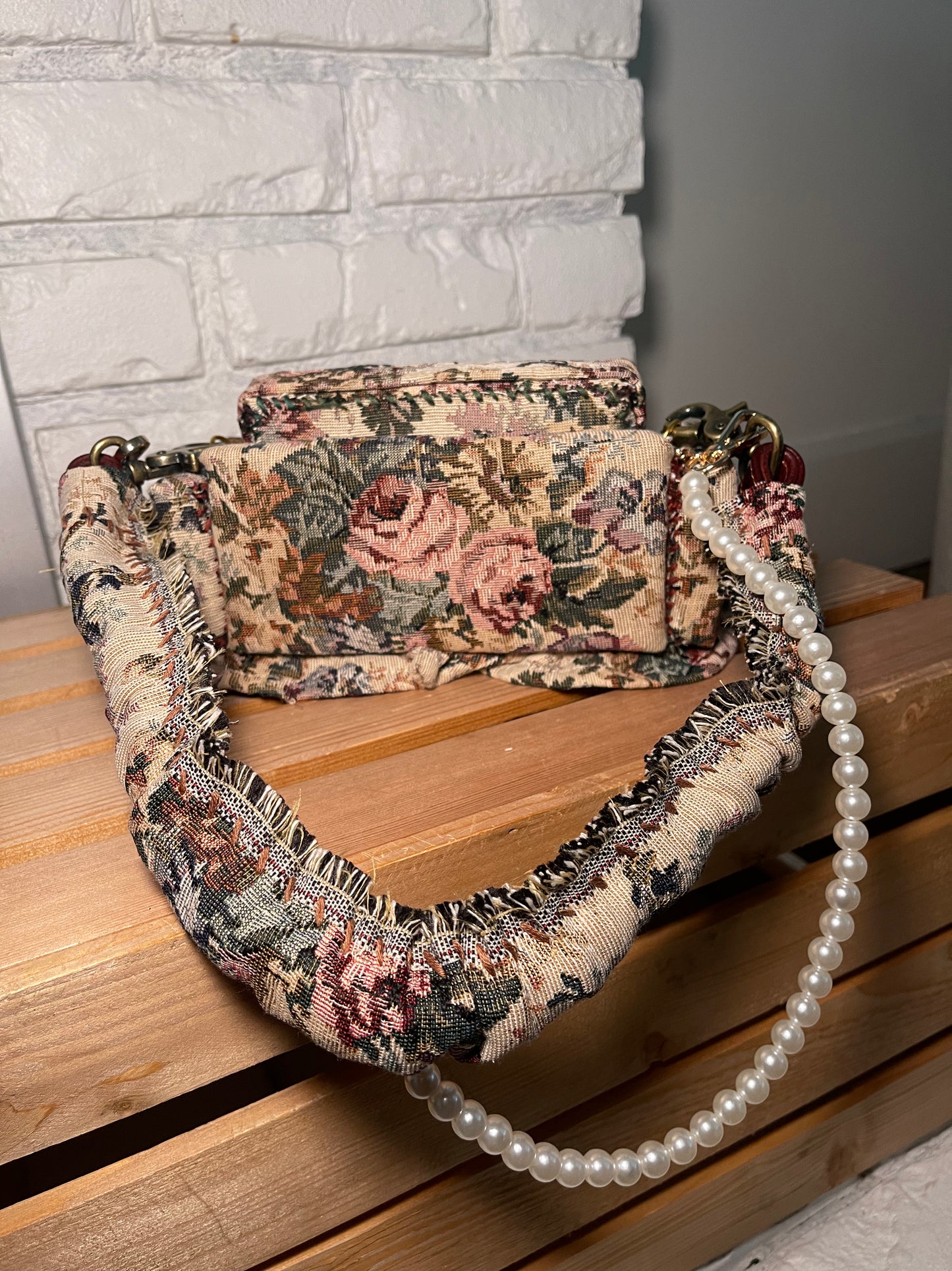 1 of 1 Grandma's Sofa Bag - Antique Rose