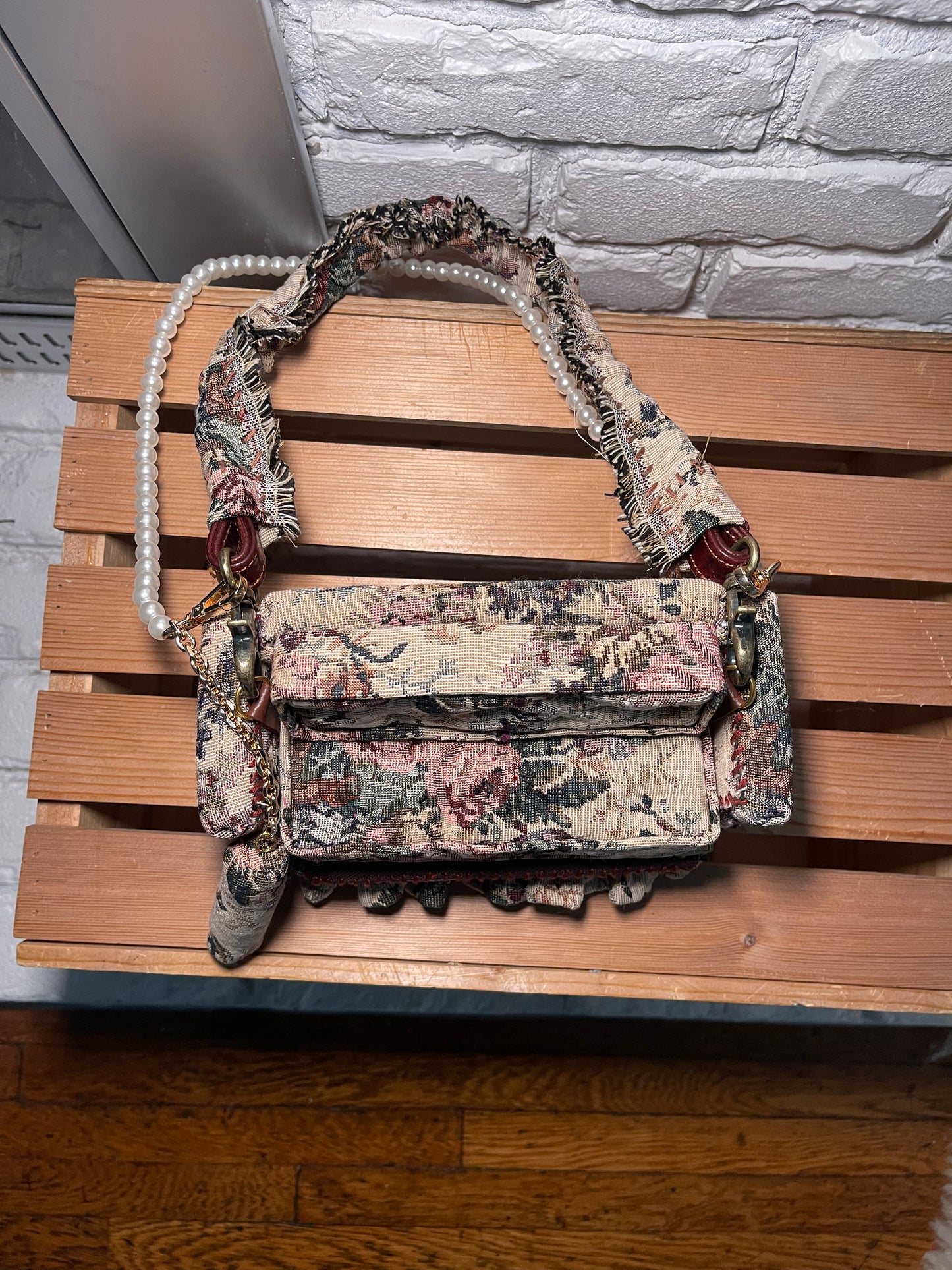 1 of 1 Grandma's Sofa Bag - Antique Rose
