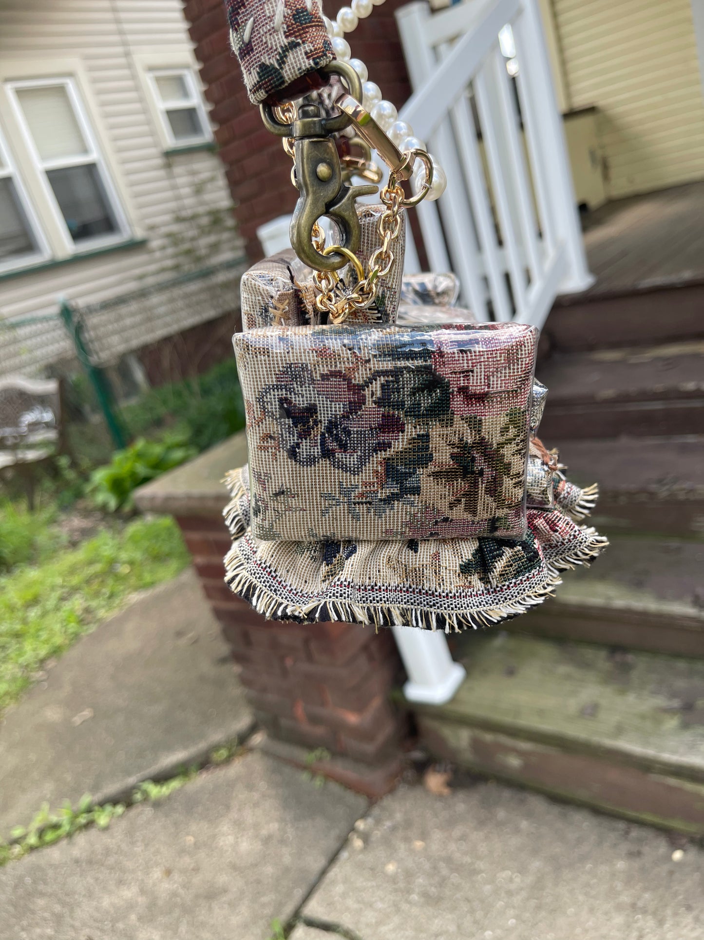 1 of 1 Antique Rose "Loose Change In Grandma's Sofa" Bag